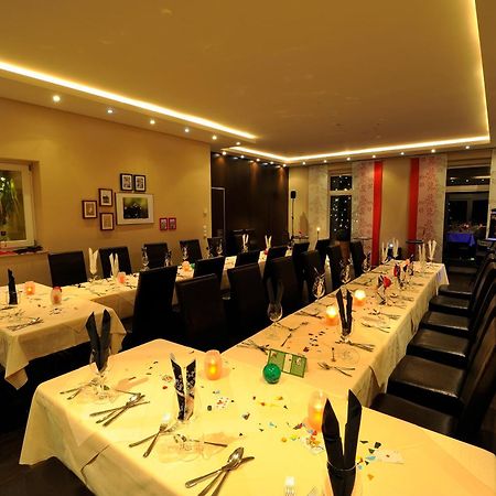 Hotel Zur Heidebluete Hambühren Екстериор снимка
