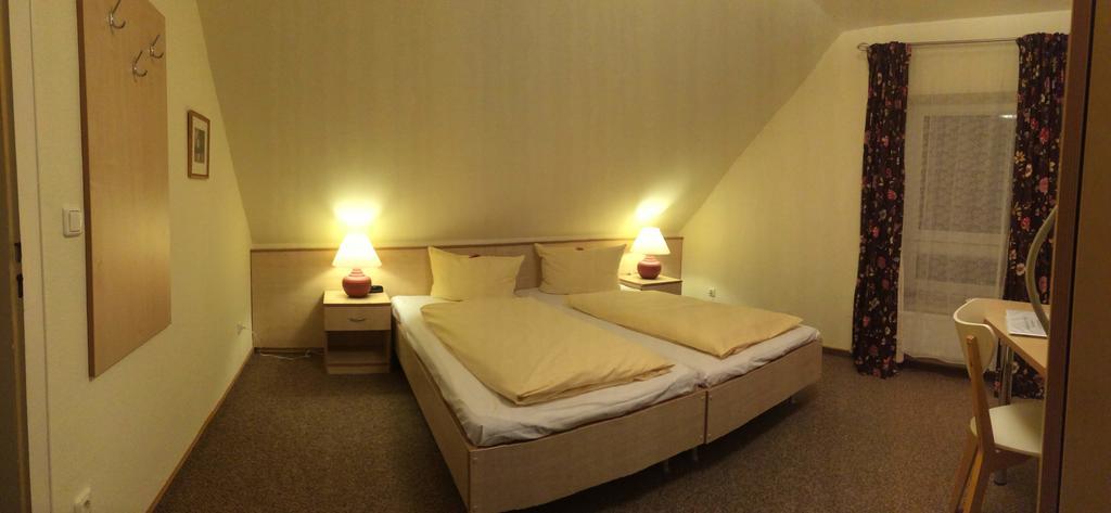 Hotel Zur Heidebluete Hambühren Екстериор снимка