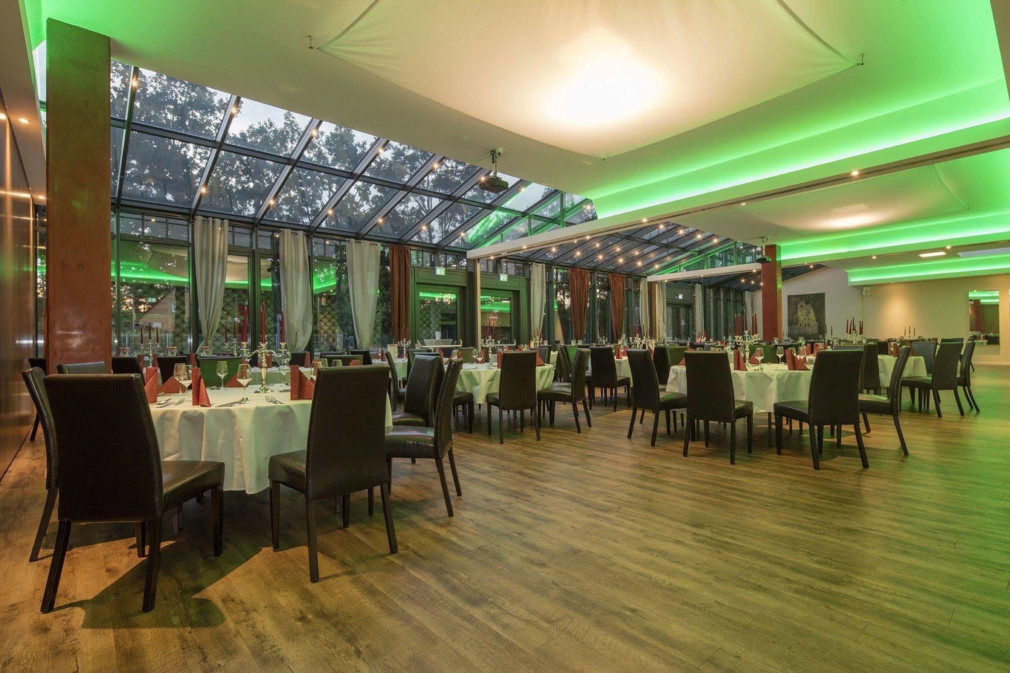 Hotel Zur Heidebluete Hambühren Екстериор снимка