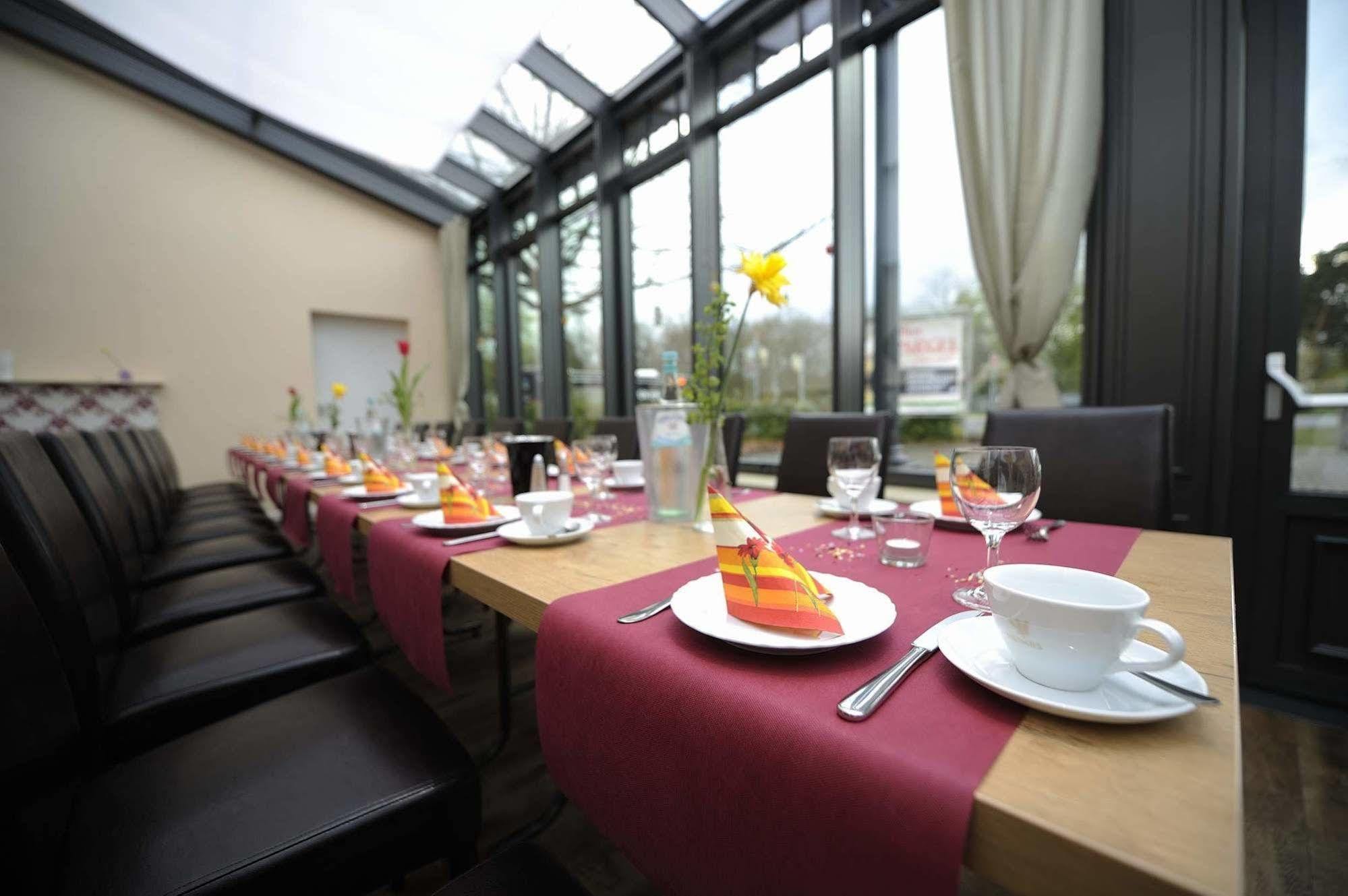 Hotel Zur Heidebluete Hambühren Екстериор снимка