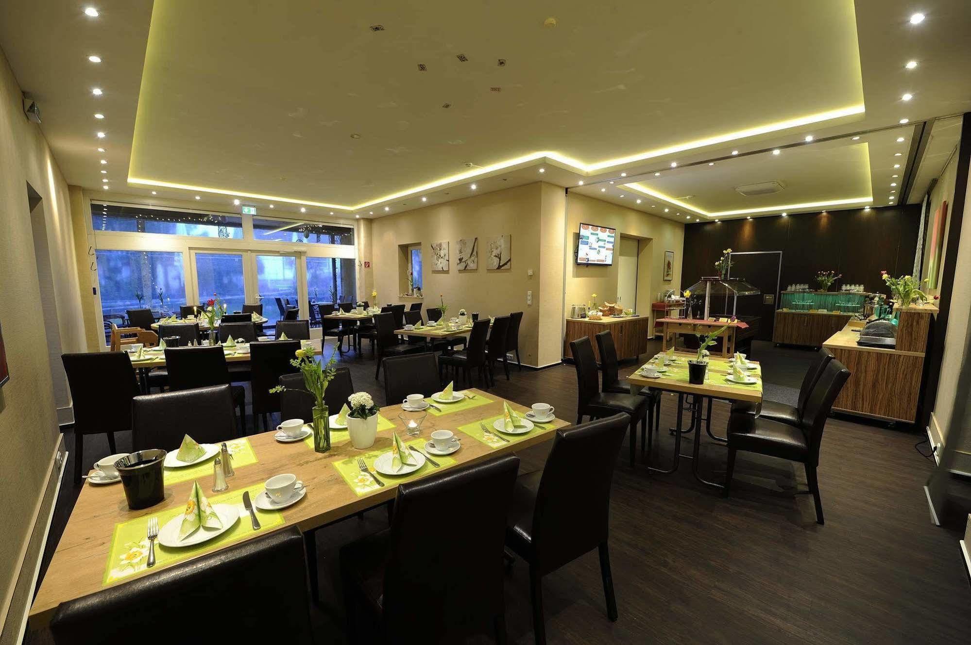 Hotel Zur Heidebluete Hambühren Екстериор снимка