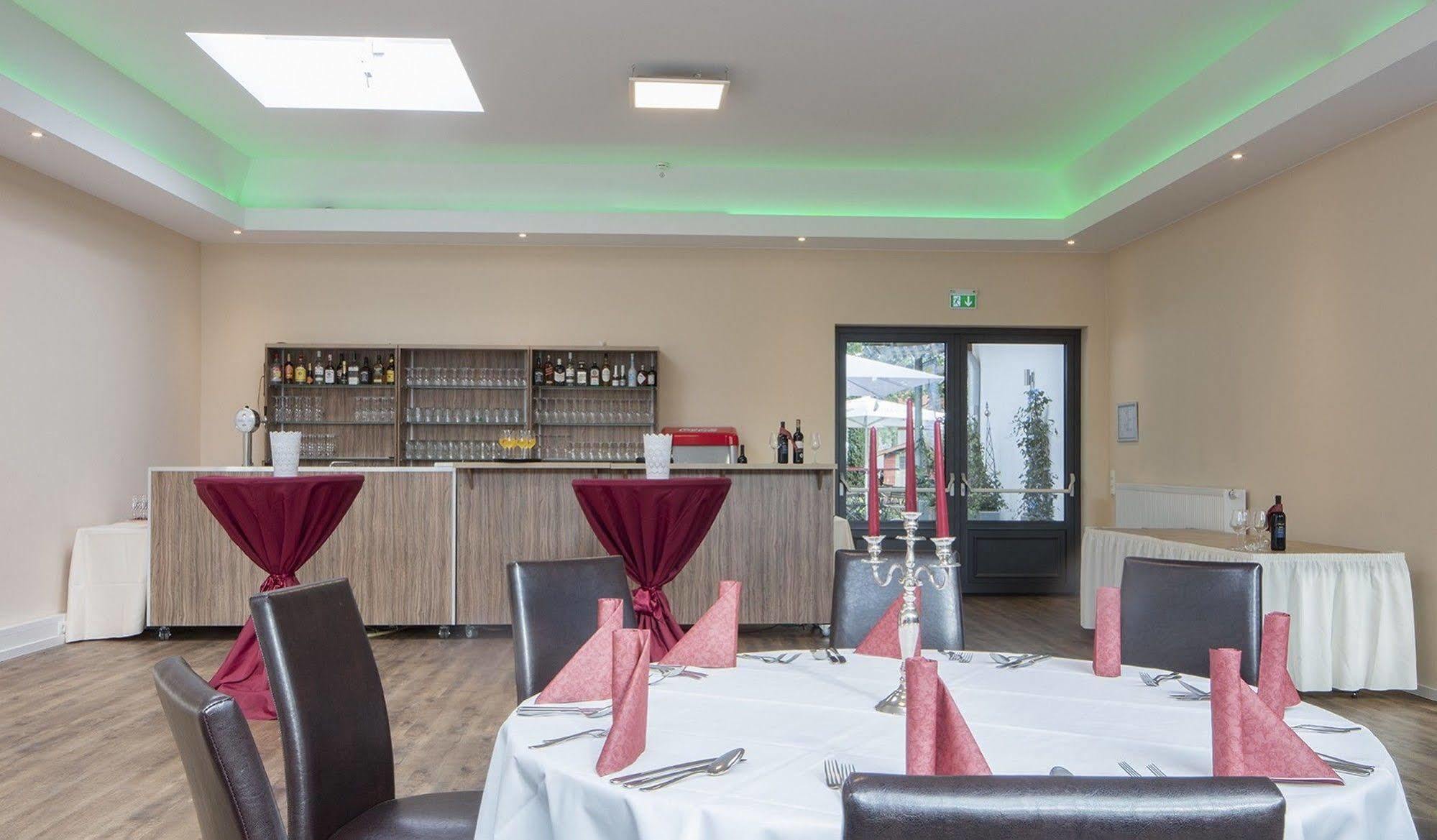Hotel Zur Heidebluete Hambühren Екстериор снимка