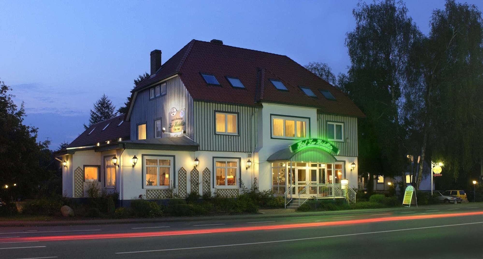 Hotel Zur Heidebluete Hambühren Екстериор снимка